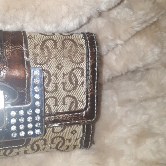 Guess Wallet - Picture 2 of 5